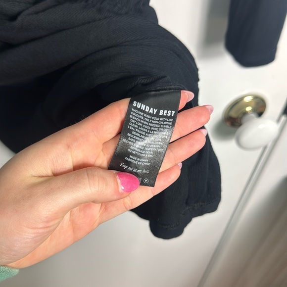 Aritzia Sunday Best RHEA Ruched Bodycon V-Neck Dress Black Size Small LBD - Picture 3 of 7